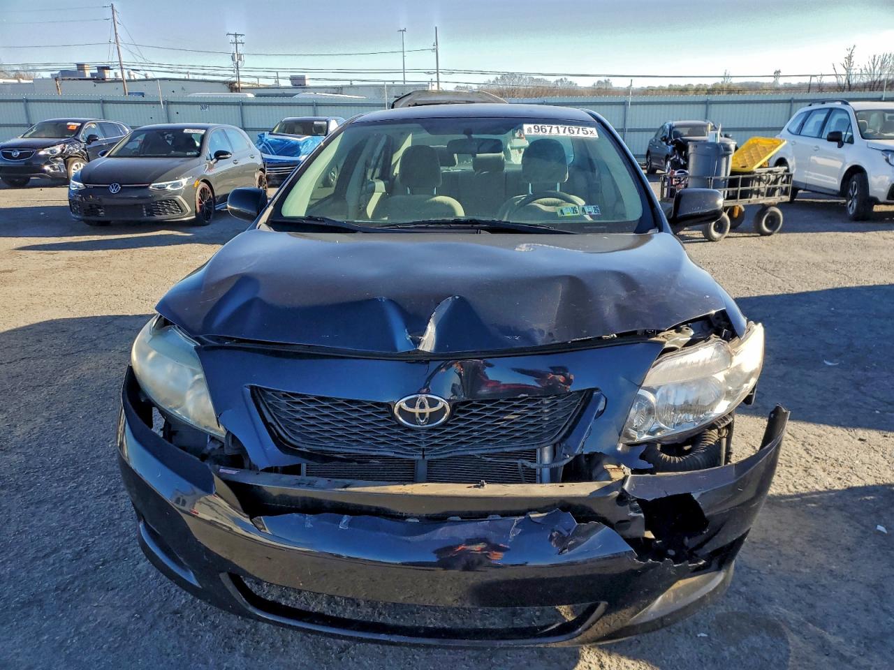 Toyota Corolla Base Image 10