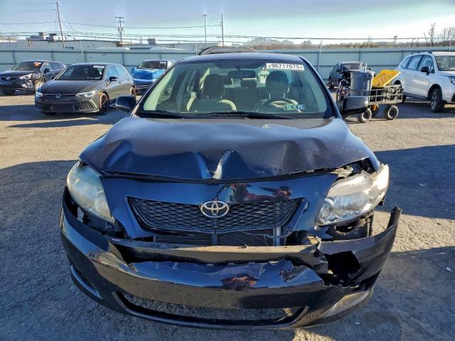 Toyota Corolla Base Image 10