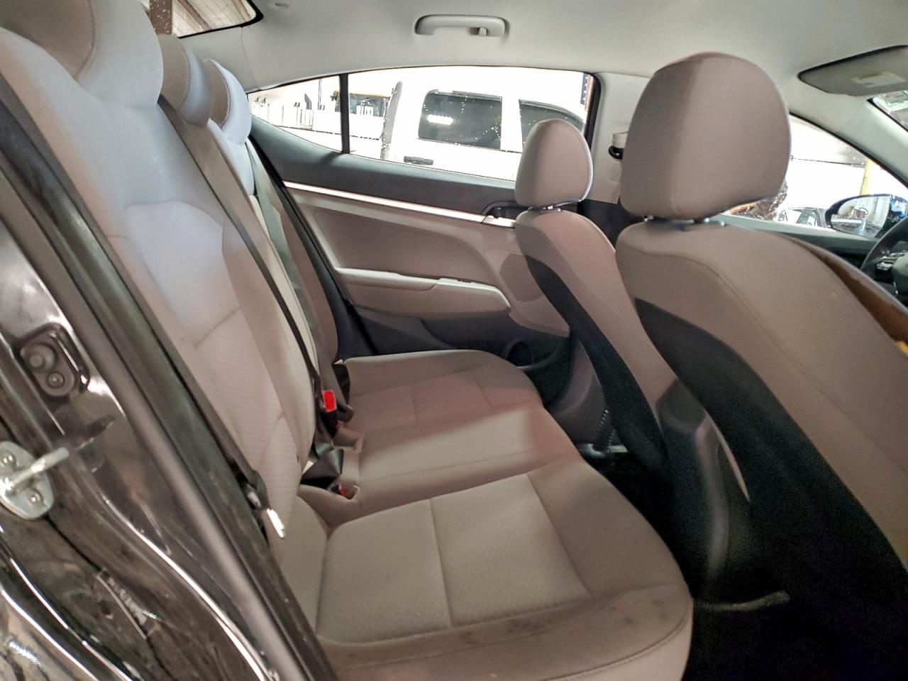 Hyundai ELANTRA Se Image 9