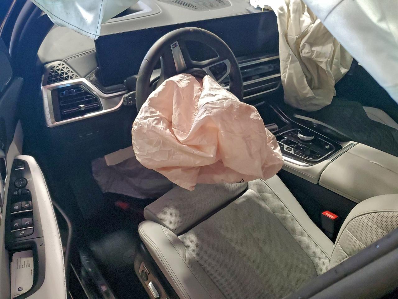 BMW X Series Xdrive50e Image 10