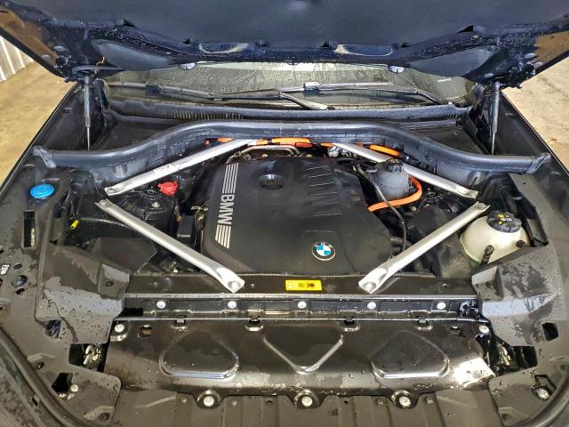 BMW X Series Xdrive50e Image 12