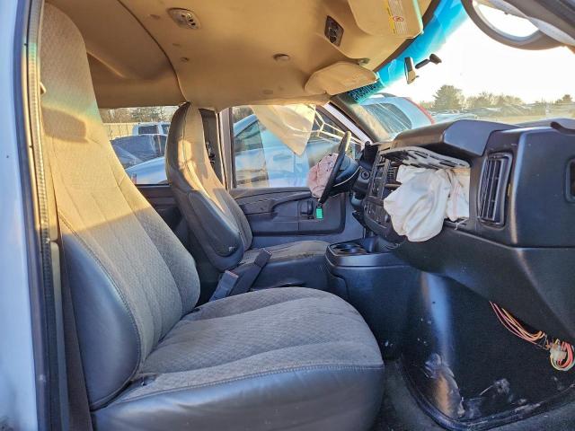 Chevrolet Express Lt Image 8