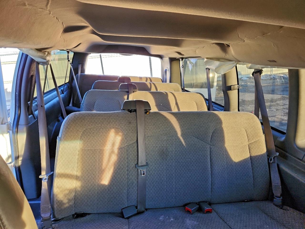 Chevrolet Express Lt Image 7