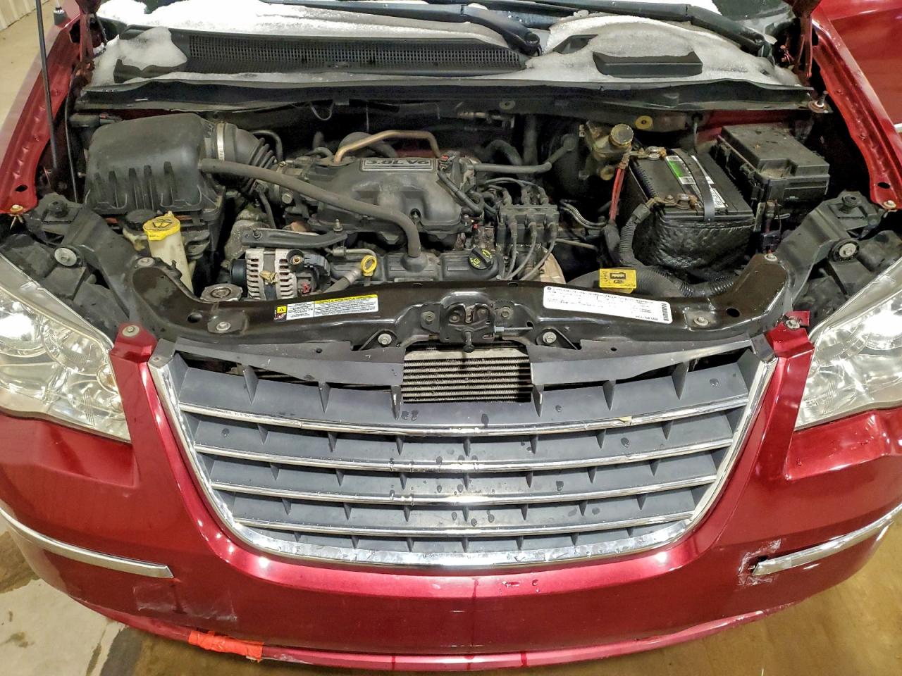 Chrysler Minivan Touring Image 9