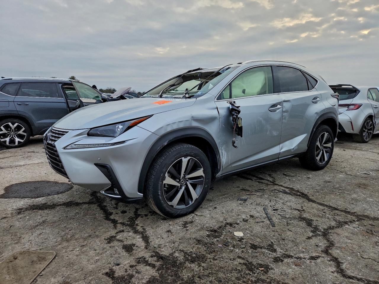 Lexus NX 300 Base Image 1