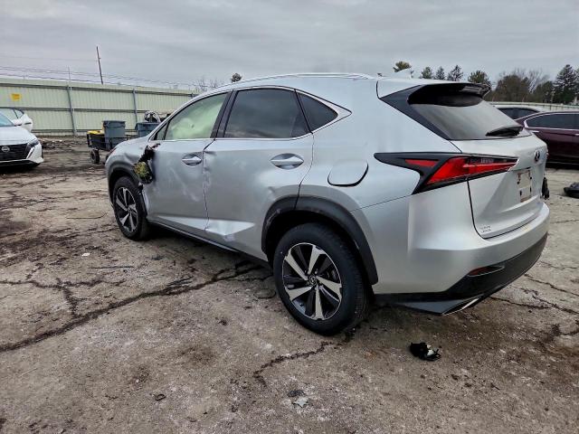 Lexus NX 300 Base Image 5