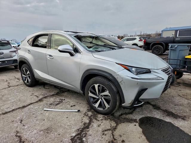 Lexus NX 300 Base Image 8