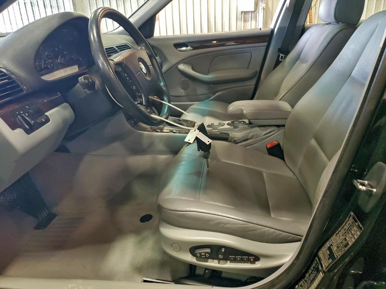 BMW 3 Series I Image 12