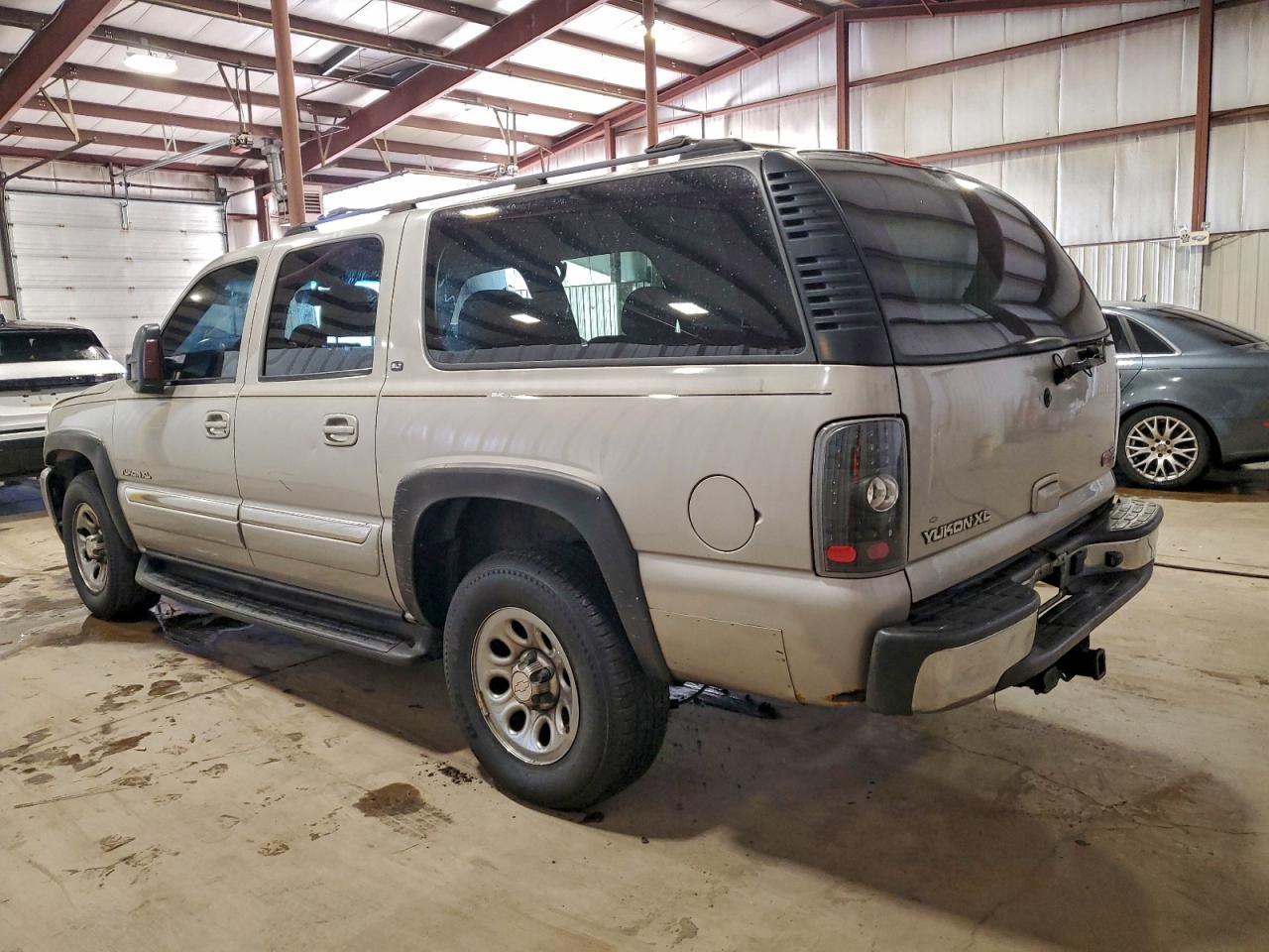 GMC Yukon K1500 Image 2