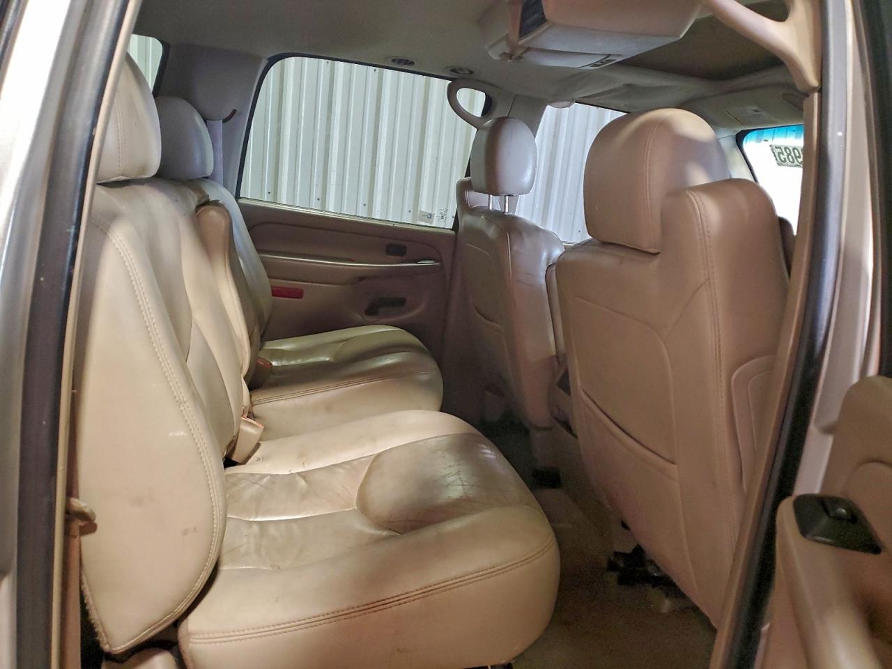 GMC Yukon K1500 Image 13