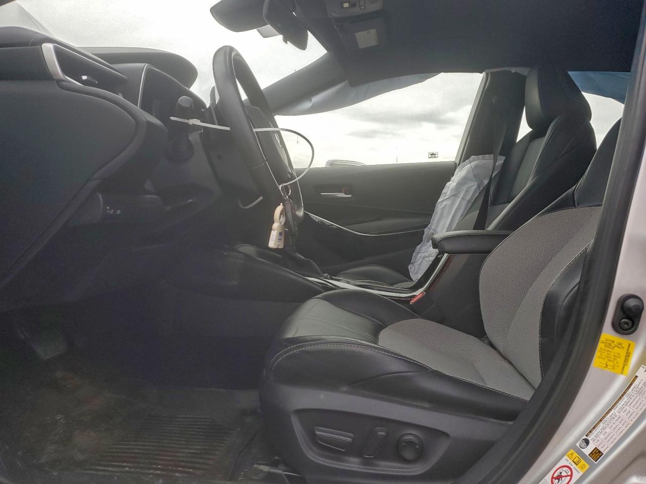 Toyota Corolla Se Image 11