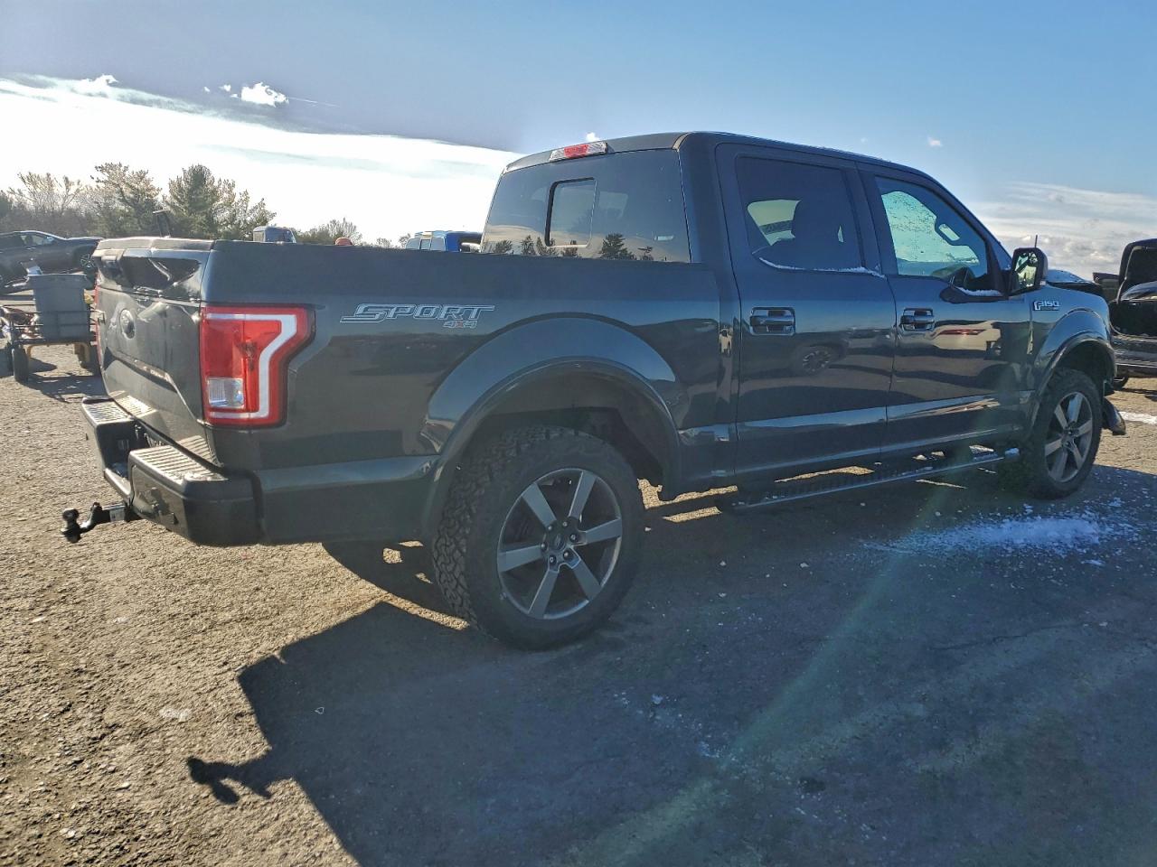 Ford F-150 Supercrew Image 3