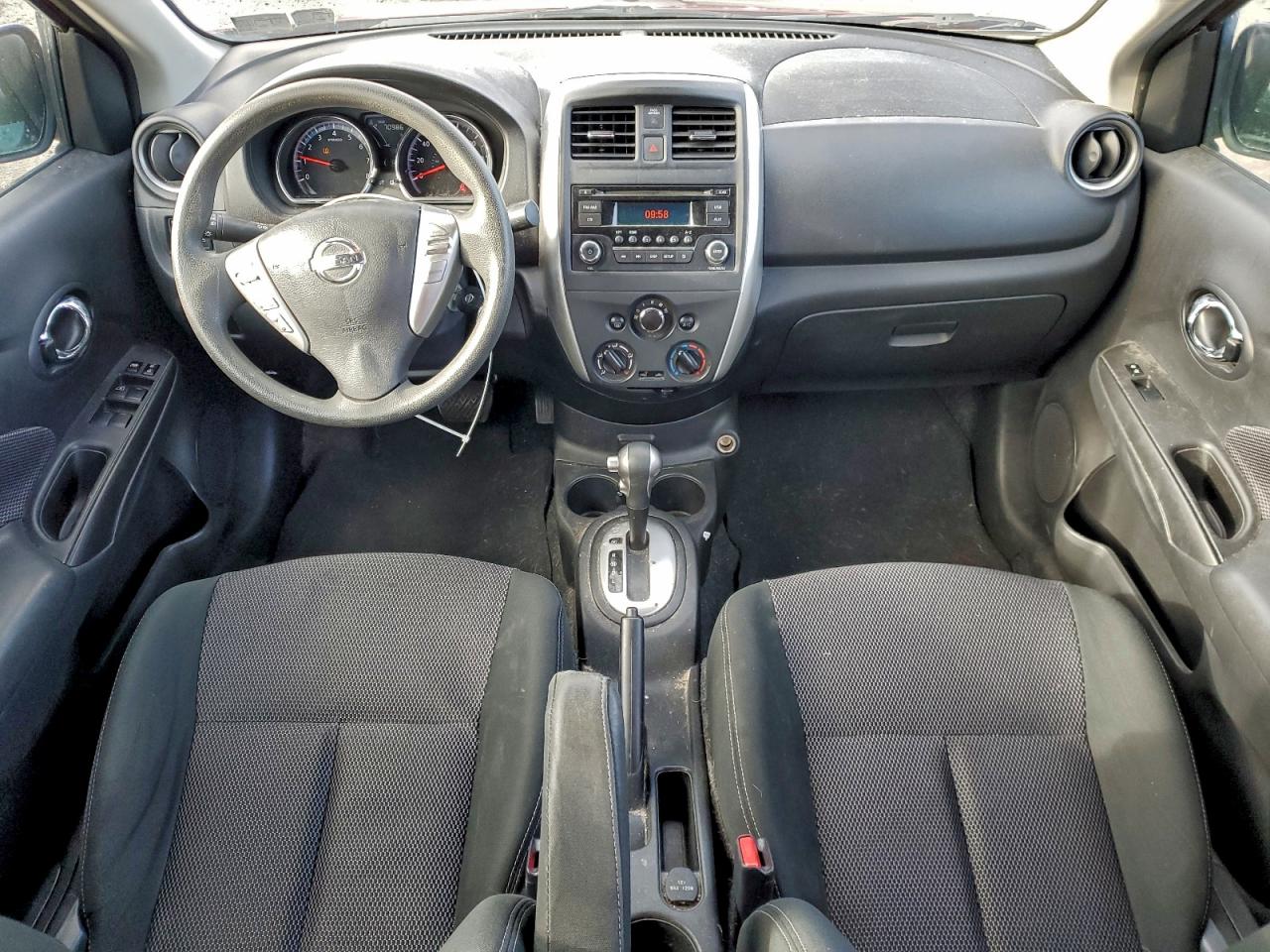 Nissan Versa S Image 12