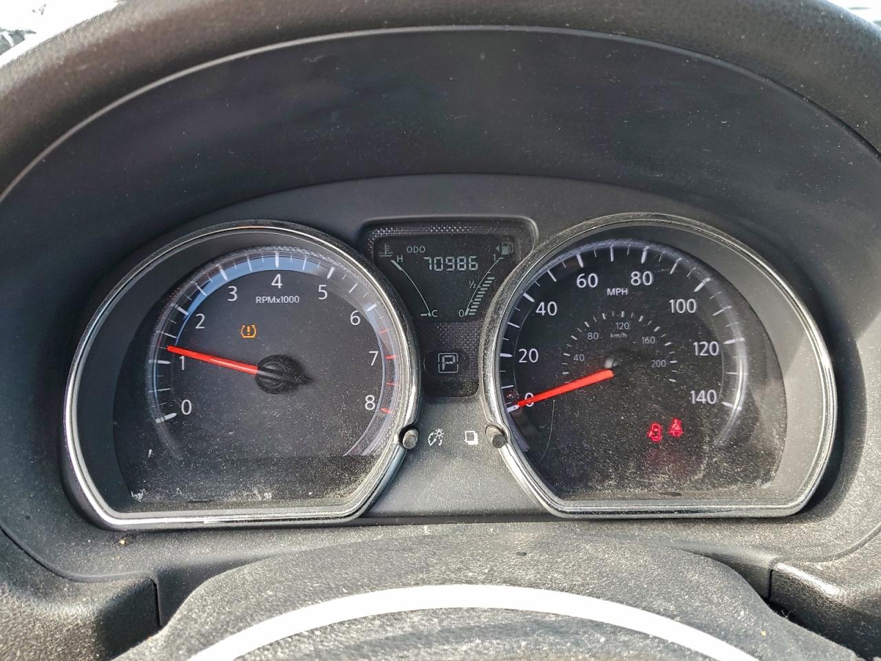 Nissan Versa S Image 9