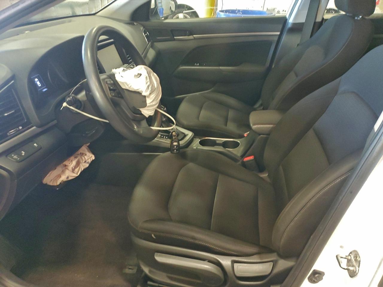 Hyundai ELANTRA Sel Image 13