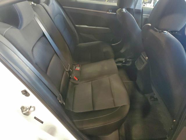 Hyundai ELANTRA Sel Image 5