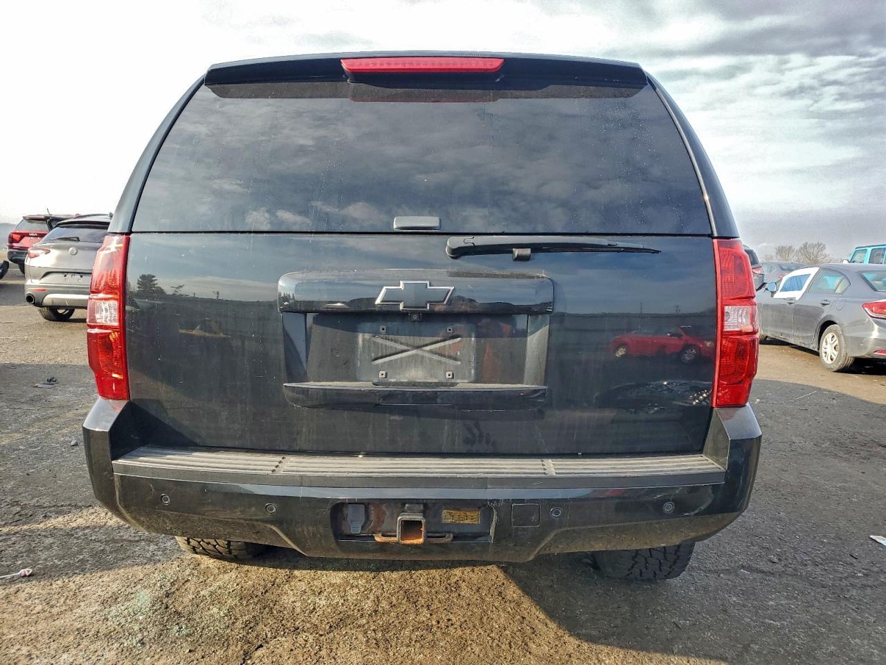 Chevrolet Suburban K1500 Lt Image 6