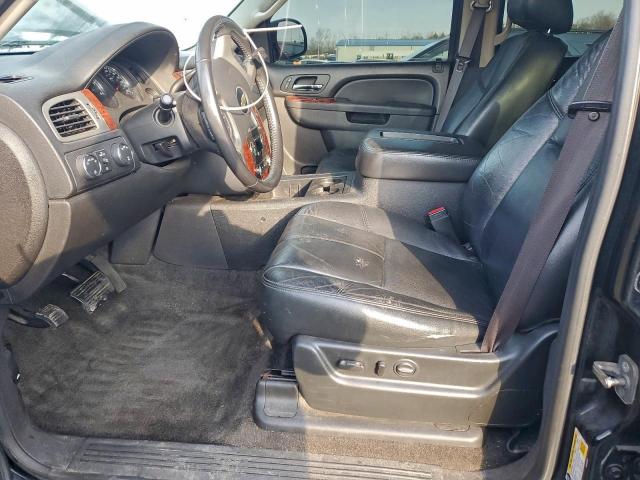 Chevrolet Suburban K1500 Lt Image 2