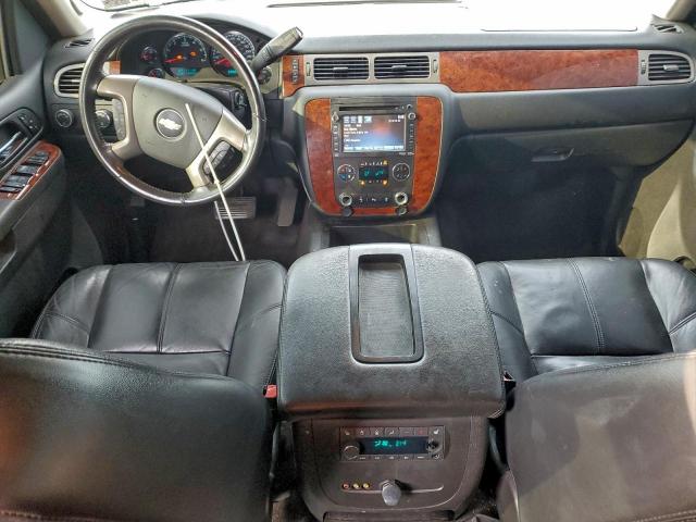 Chevrolet Suburban K1500 Lt Image 4