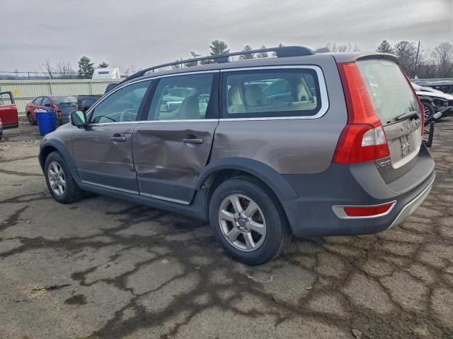 Volvo XC70 3.2 Image 2