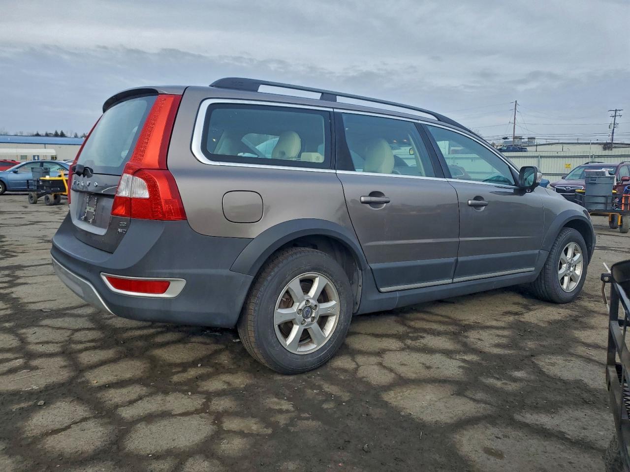 Volvo XC70 3.2 Image 9