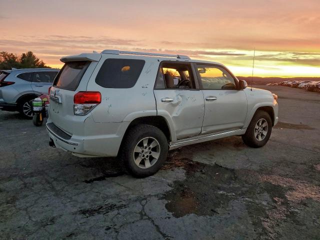 Toyota 4Runner Sr5 Image 3