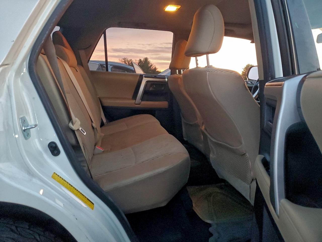 Toyota 4Runner Sr5 Image 6