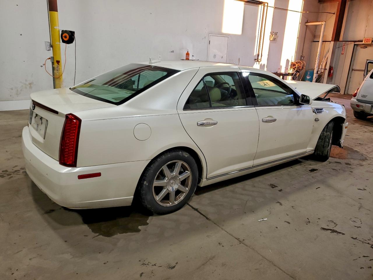 Cadillac STS Image 5