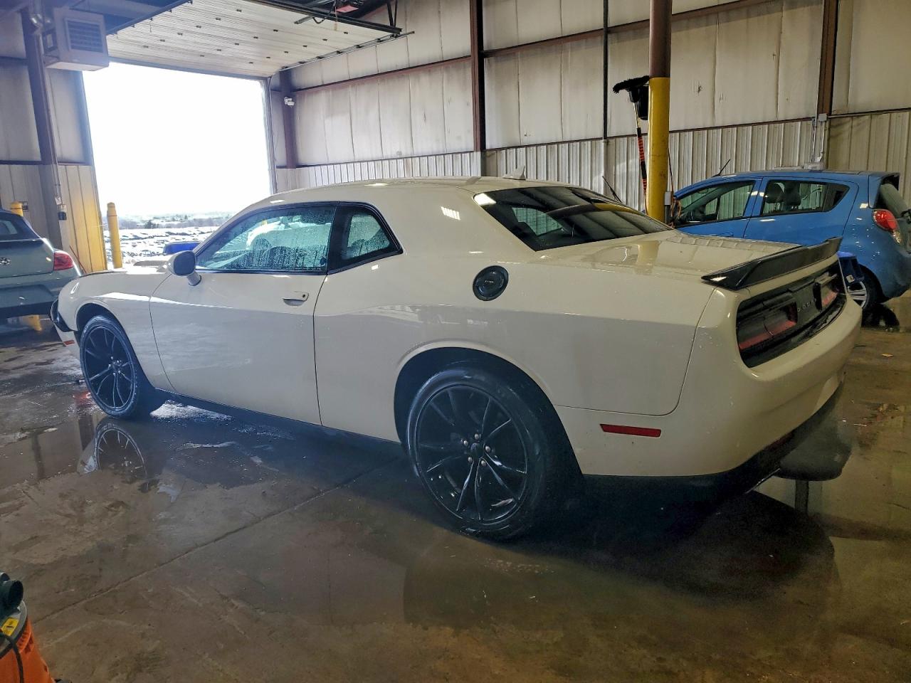 Dodge Challenger Sxt Image 2