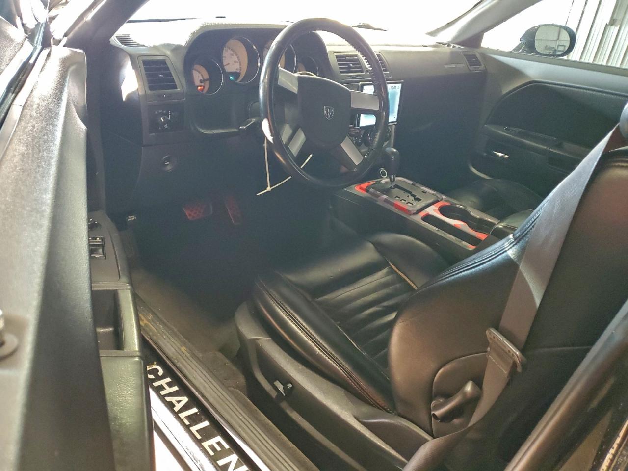 Dodge Challenger Se Image 10